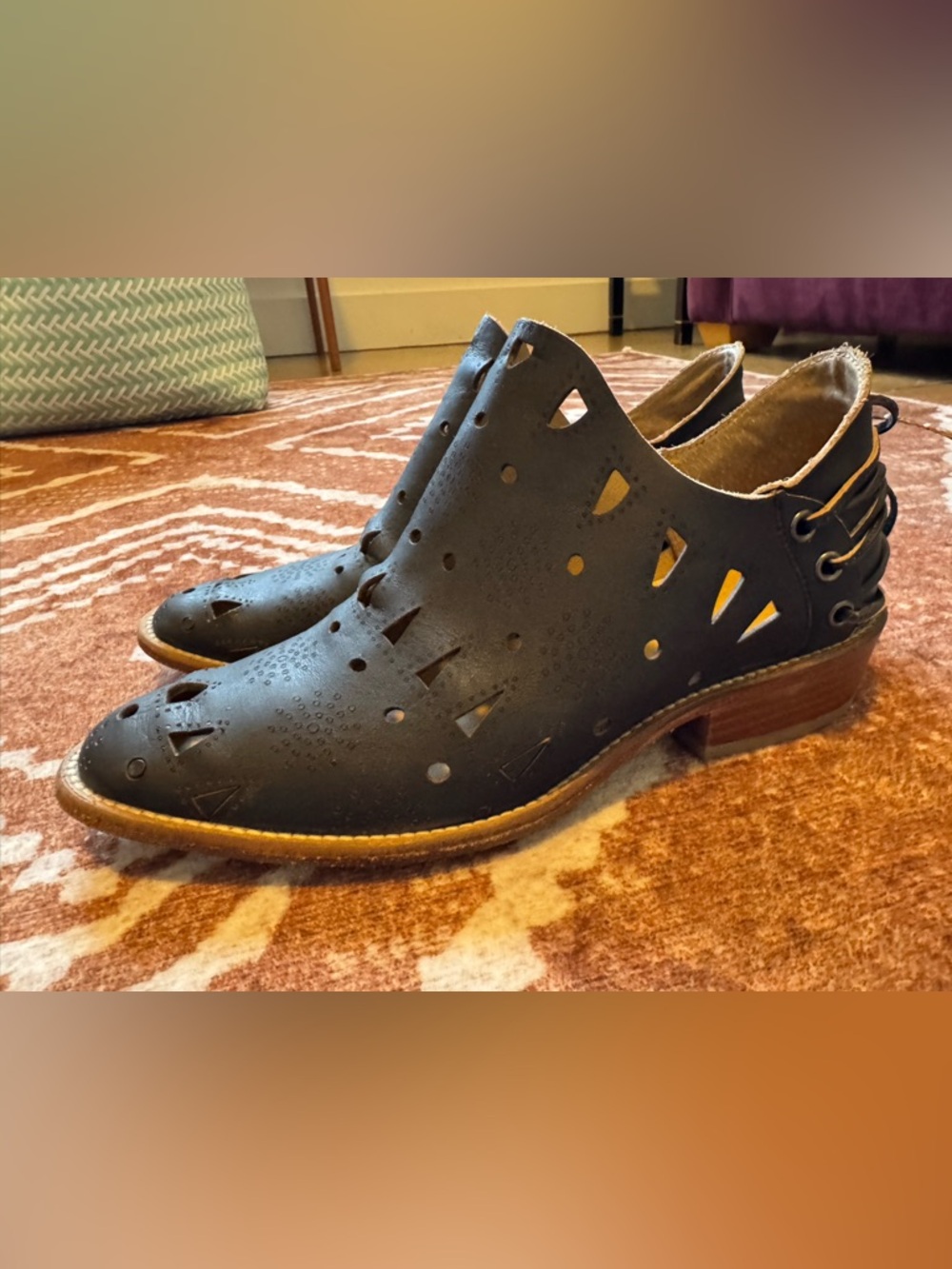 Anthropologie musse & cloud size 9 cut out women’s leather cowboy ankle booties